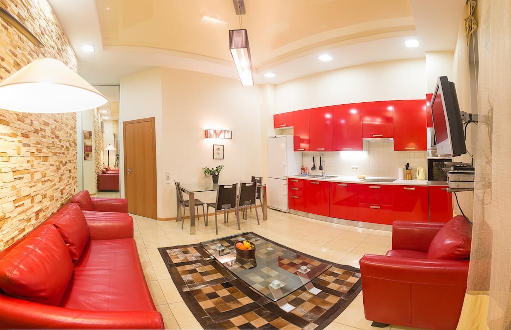 Alex Apartments Near Independence Square - Kiev Kyiv Quarto foto